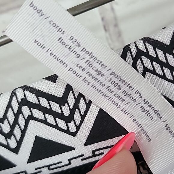 Aeropostale Skater Mini Skirt Black White Aztec Tribal Print XS Ponte Stretch - Picture 4 of 6